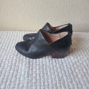 Anthropologie Womens Black Leather Back Zip Heeled Ankle Boot Size 6